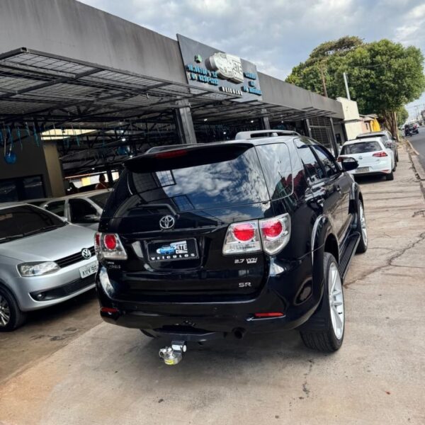 Toyota Hilux SW4 - Imagem 2