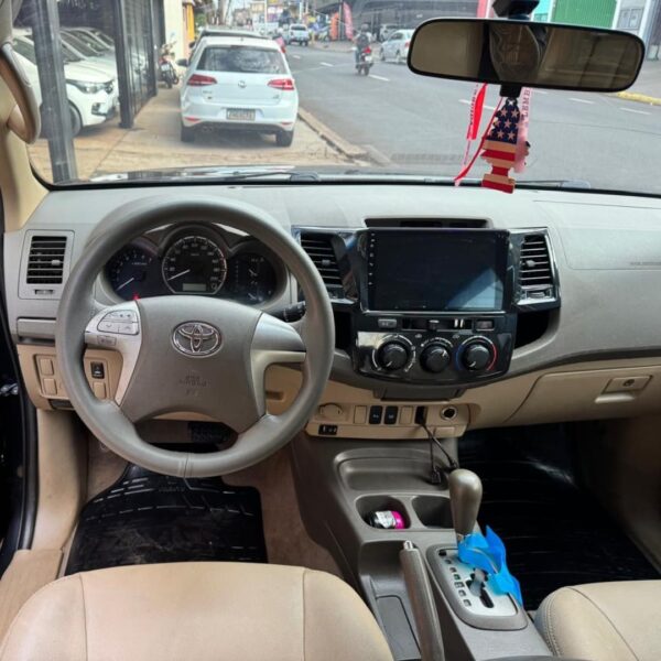 Toyota Hilux SW4 - Imagem 4