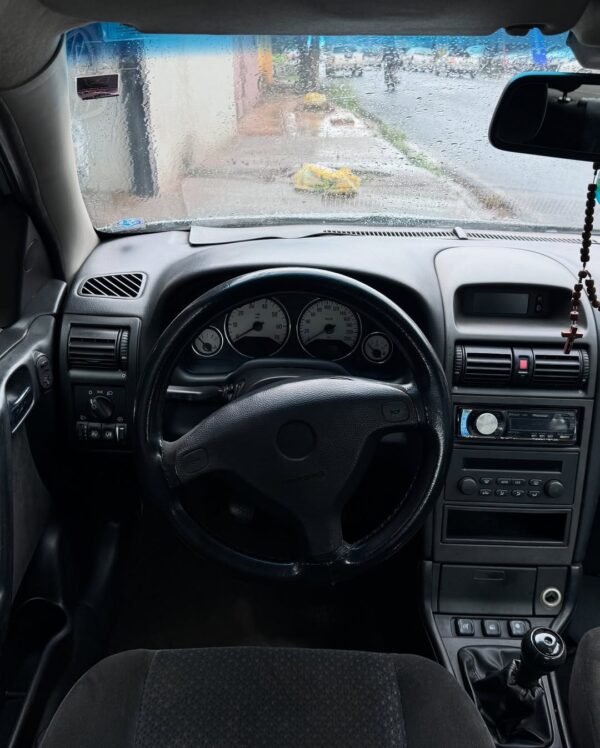 Astra Sedan - Imagem 5