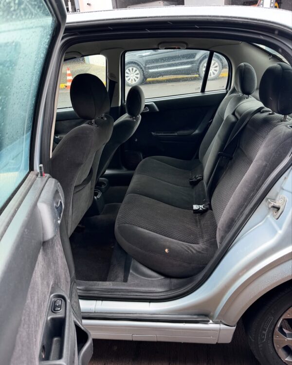 Astra Sedan - Imagem 3
