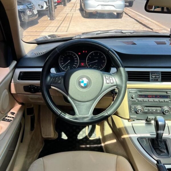 BMW 320I - Imagem 8
